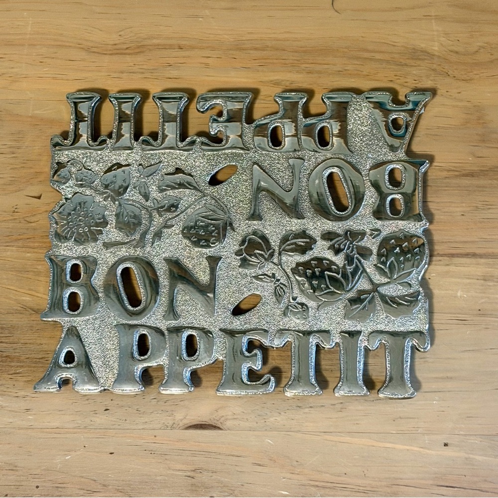 Cast Iron Trivet with 'Bon Appetit' Design